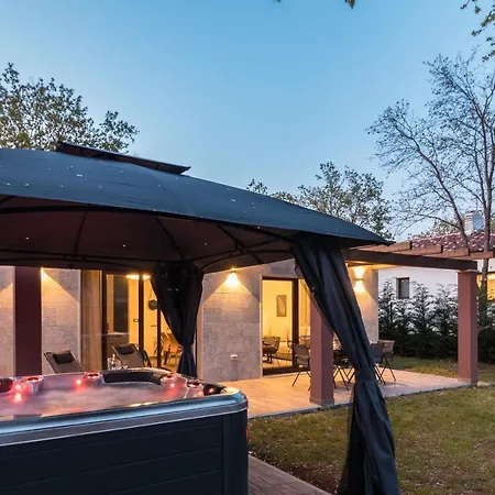 Villas Parenzana Spirit Villa *